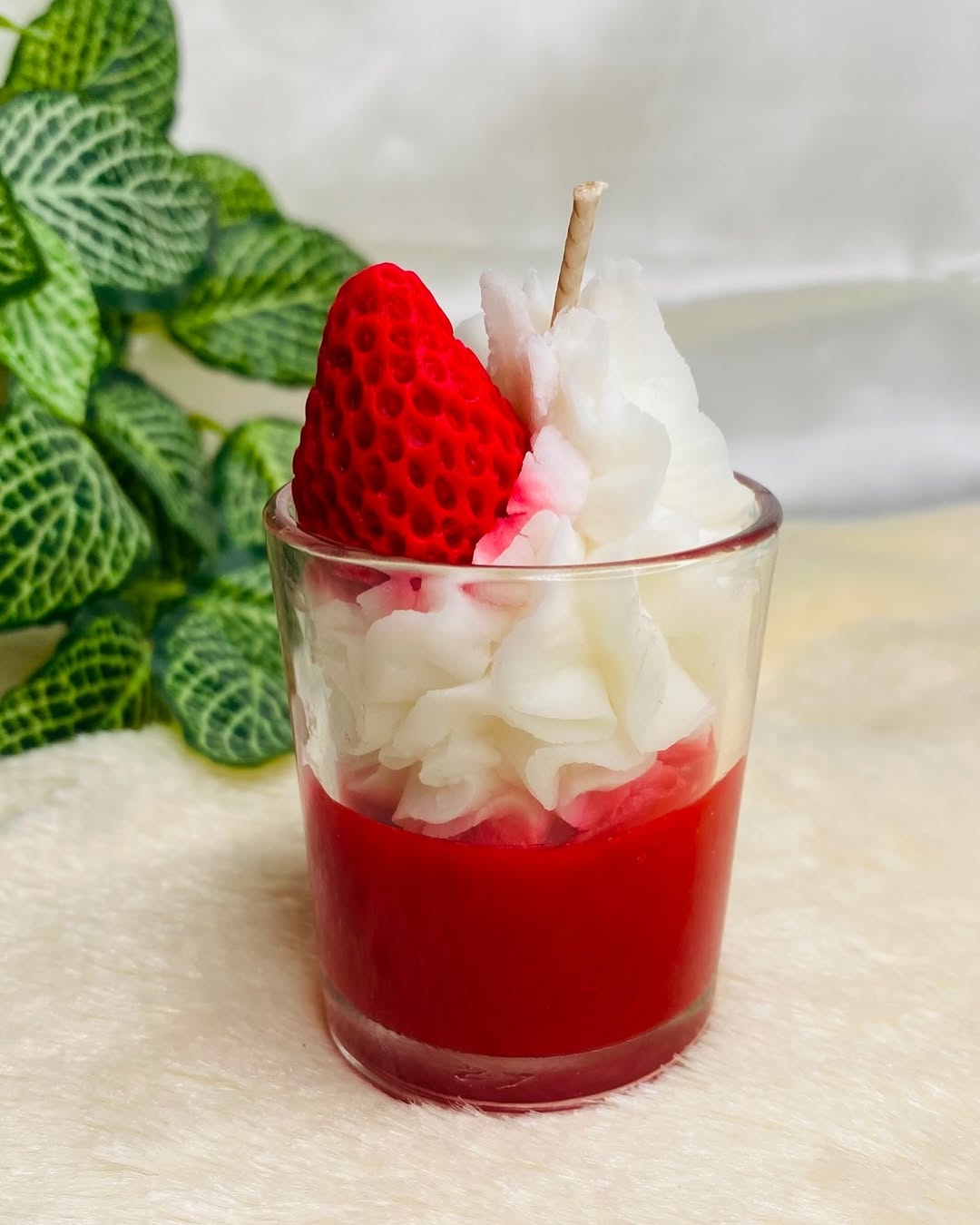 Indulge in the luxurious aroma of ripe strawberries and airy whipped cream with the Strawberry Delight Candle.